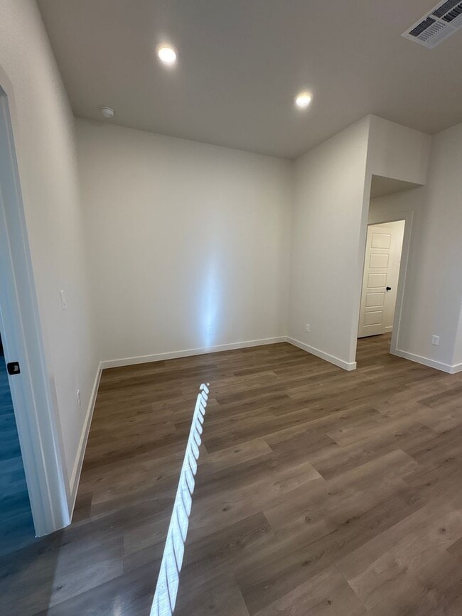 Foto del edificio - $500 off First Months Rent ask us how!! New, with great sunset views; 2168 Langfords' the home fo...