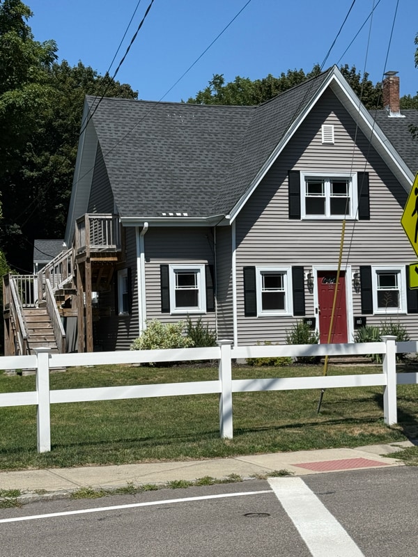 Building Photo - 38 Elm St
