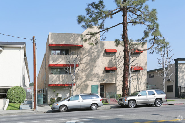 Foto del edificio - Saticoy Apartments