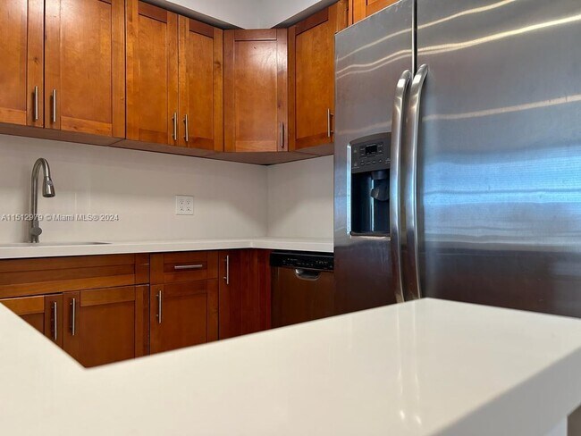 Foto del edificio - 7441 Wayne Ave
