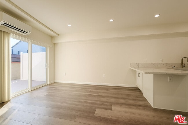 Building Photo - 5244 Whitsett Ave