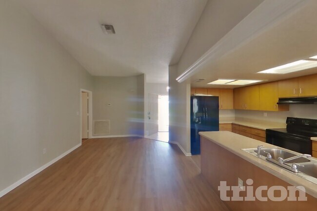 Foto del edificio - 5225 Harbinger Rd