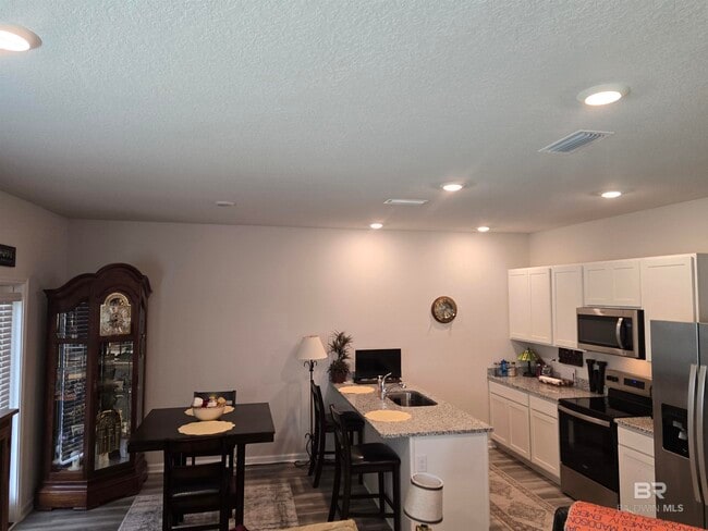 Building Photo - 21937 Aleutian Ave