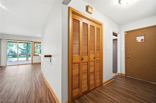 Foto del edificio - 1097 Oak Tree Rd