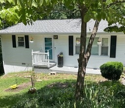 Building Photo - 3820 Altamira Dr