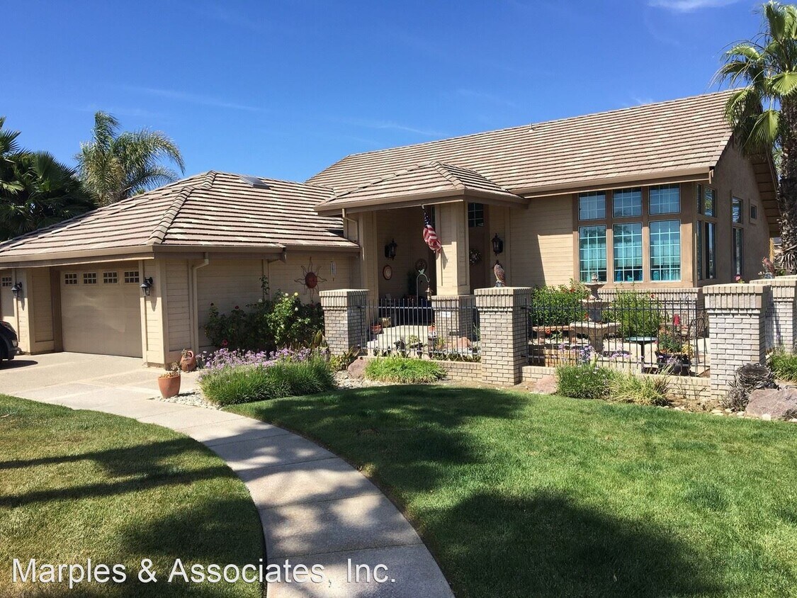 Primary Photo - 3 br, 2 bath House - 2079 Newport Dr