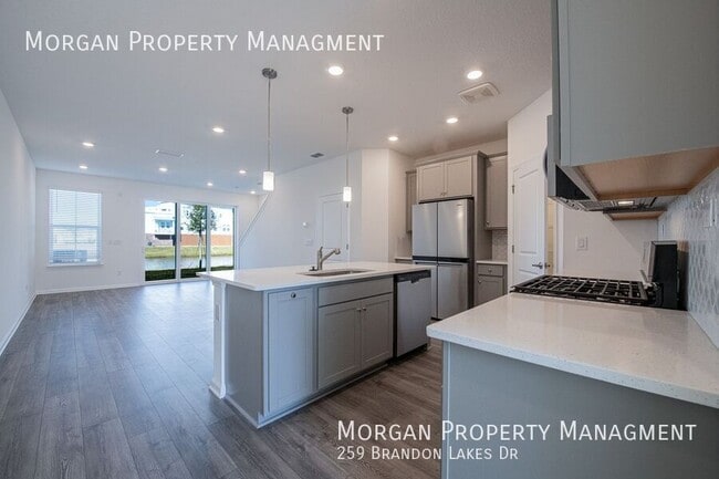 Building Photo - 259 Brandon Lks Dr