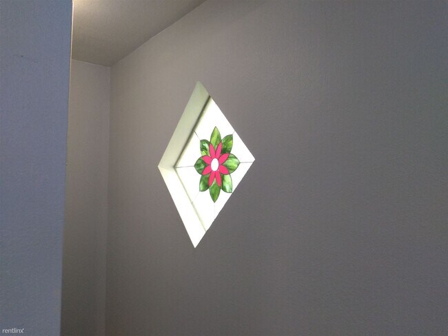 Foto del edificio - 655 N Mulberry St