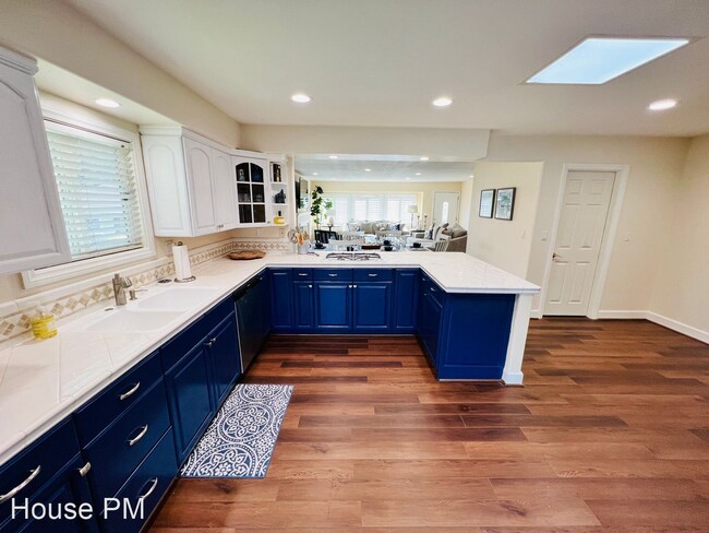 Building Photo - 2 br, 2 bath House - 5452 Bonanza Dr