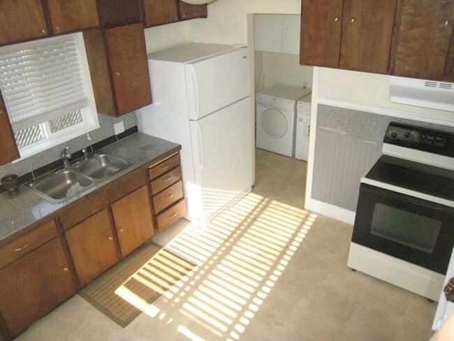 Foto del edificio - 631 S Hawthorne St