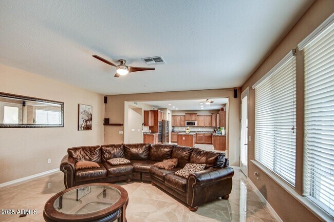Foto del edificio - 15039 W Highland Ave
