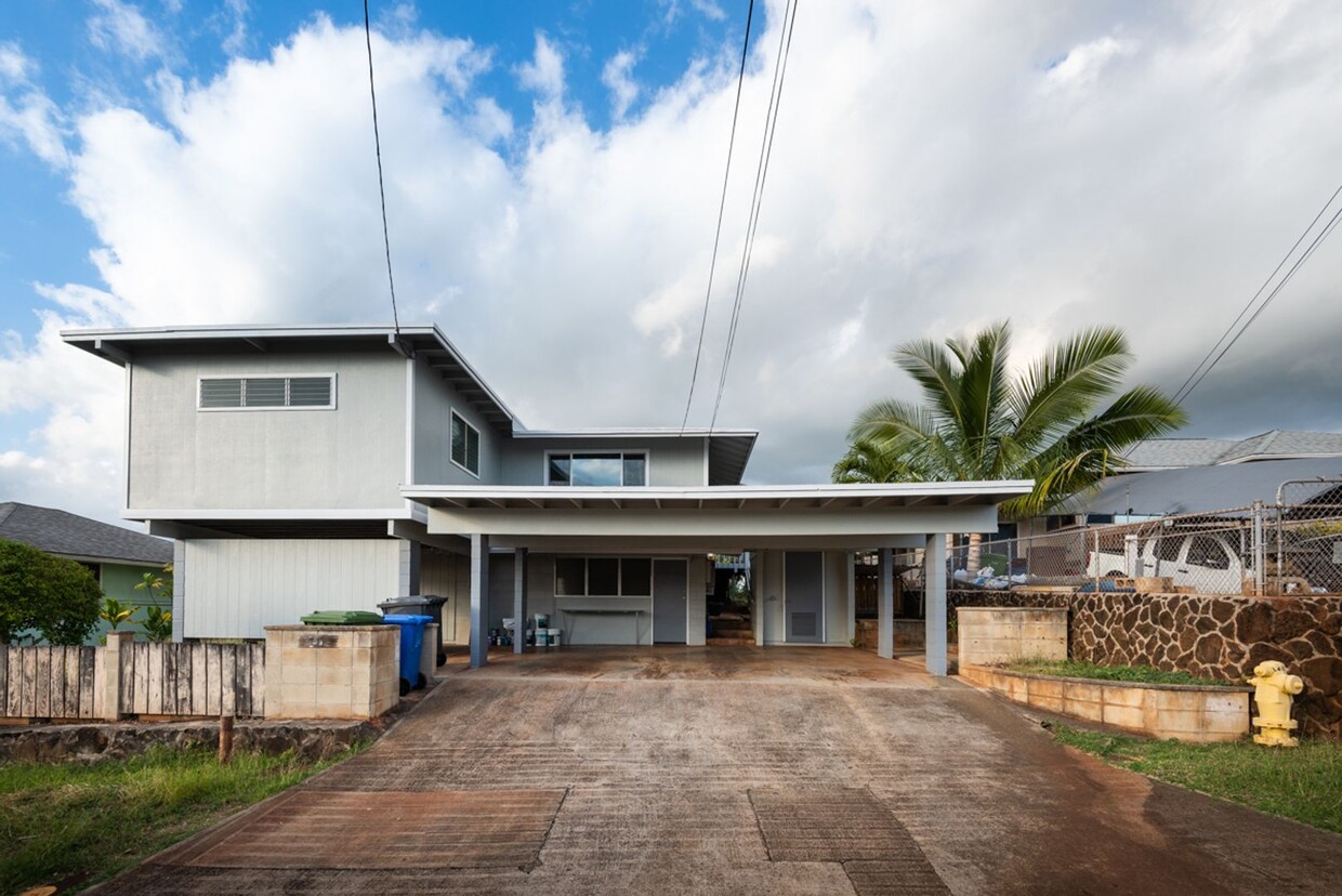 Primary Photo - Pearl City single family home