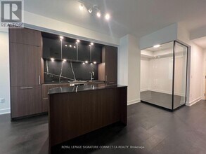 Building Photo - 15 Mercer St