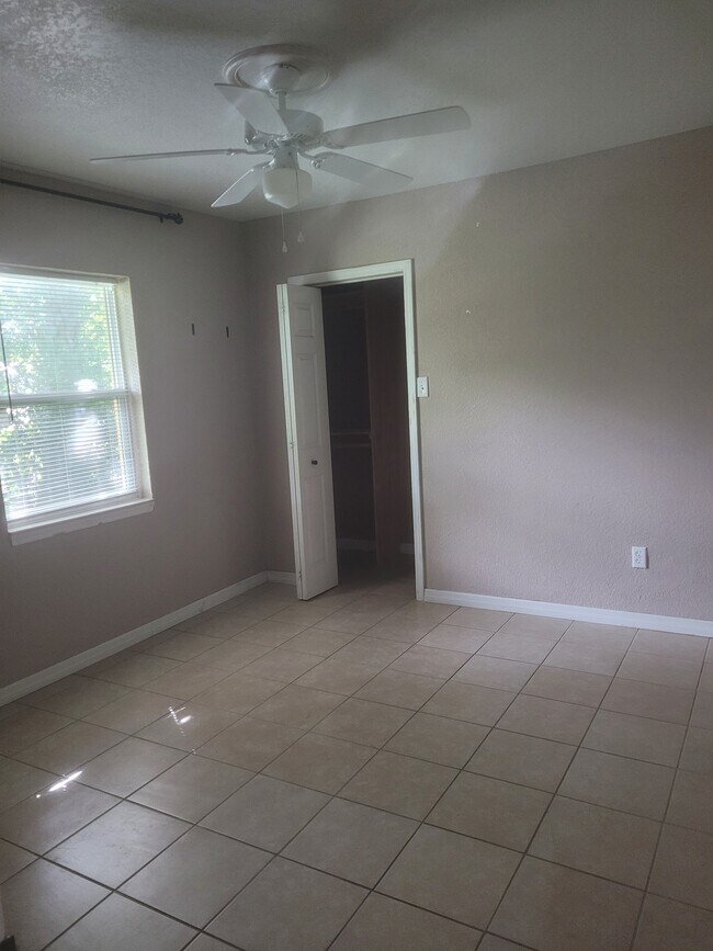 Building Photo - 409 Armour Ave