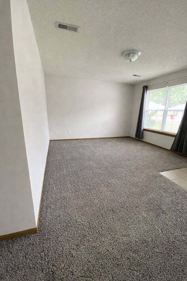 Foto del edificio - 907 NW Willow Dr