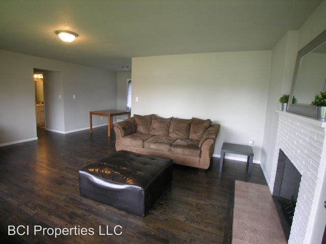 Building Photo - 1510 Violet Meadow St S
