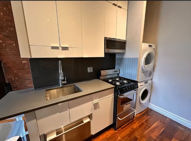 Photo - E. 75th St, 5th Ave Apartment