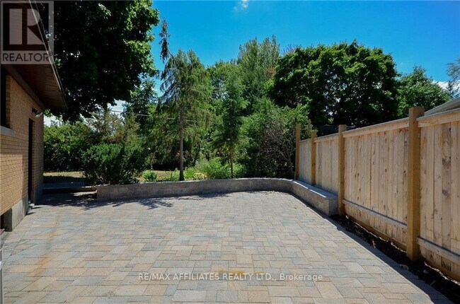 Building Photo - 1258 Firestone Crescent