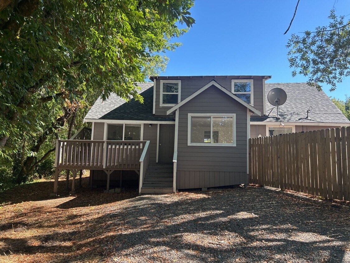 Hidden Gem in Garberville! Private 3BD/2BA... House Rental in