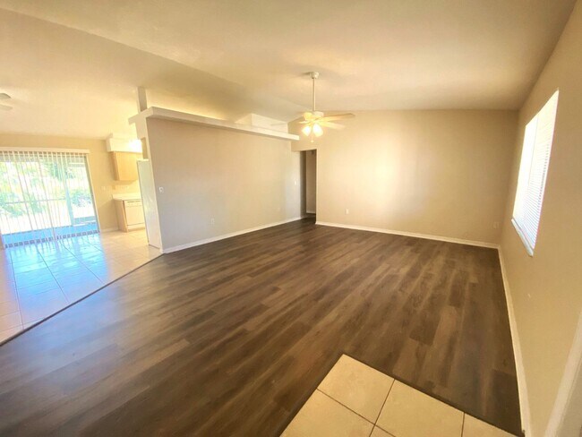Foto del edificio - 30299 Holly Rd