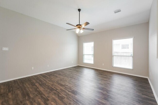 Building Photo - 5810 Olde Oaks Dr