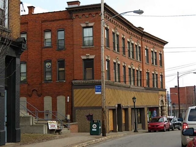 Primary Photo - 708-712 Chartiers Ave