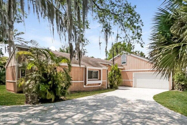 Building Photo - 6621 Fort Pierce Blvd