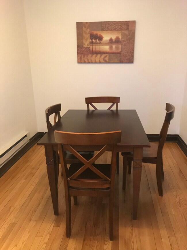 Dining room - 620 Court St