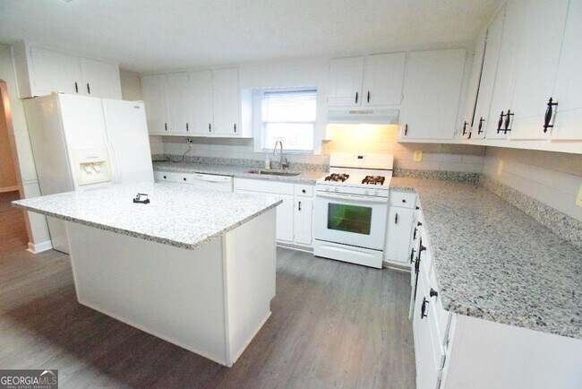 Foto del edificio - 2625 Sharpsburg McCollum Rd