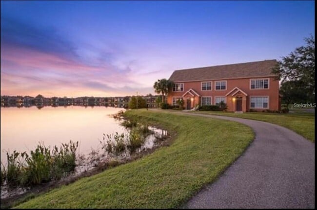 Building Photo - 9080 Lake Chase Island Way