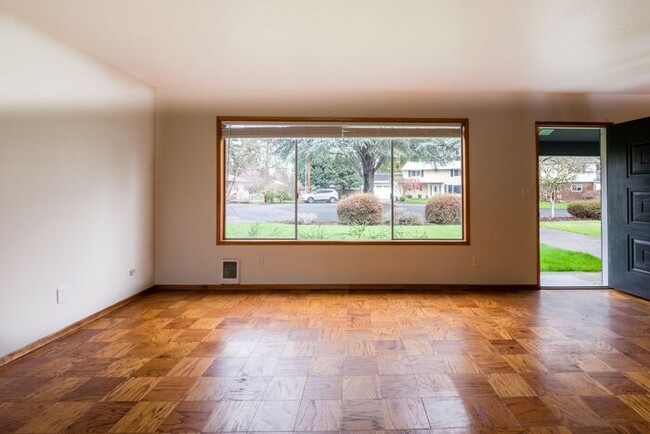 Foto del edificio - Duplex near Pacific University