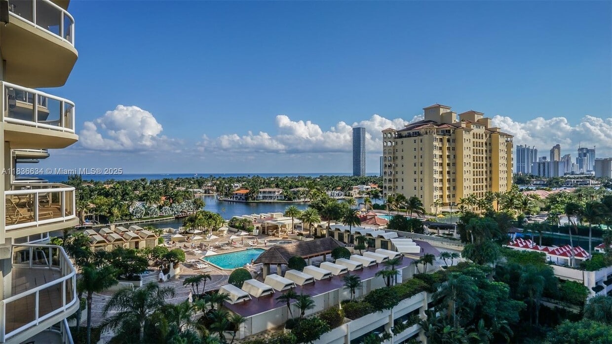 Primary Photo - 20191 E Country Club Dr