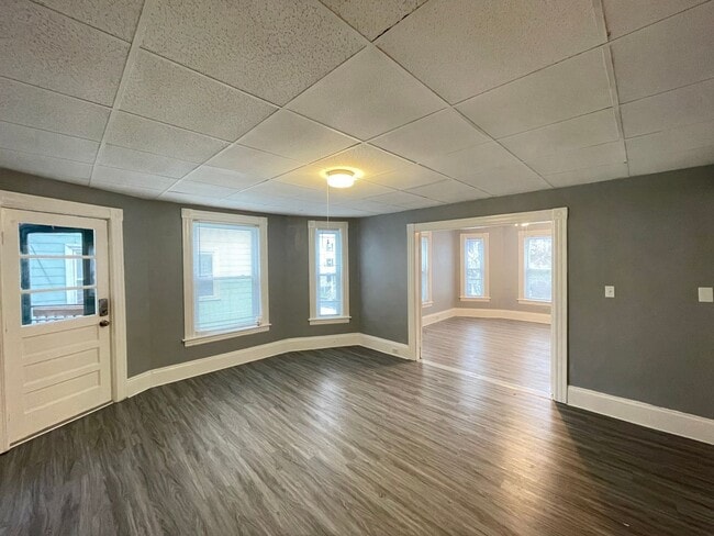 Building Photo - 601 Hevey St