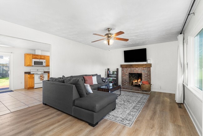 Foto del edificio - 417 Schuyler Rd