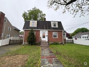 Building Photo - 9 Lawn Ave