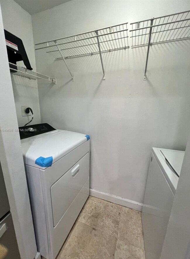 Foto del edificio - 4970 NW 102nd Ave