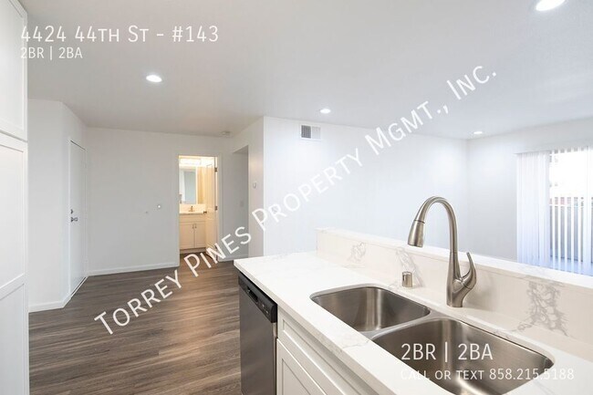 Foto del edificio - 4424 44th St