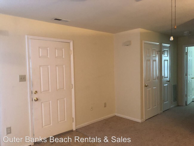 Building Photo - 4120 Sand Dune Dr