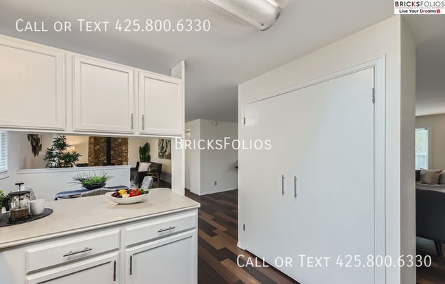 Foto del edificio - Inviting Bothell Home: Your Sanctuary with...
