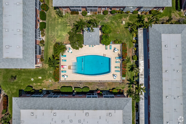 Piscina - Patriot Square