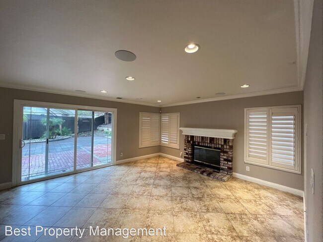 Building Photo - 4 br, 3 bath House - 4450 Pronghorn Way
