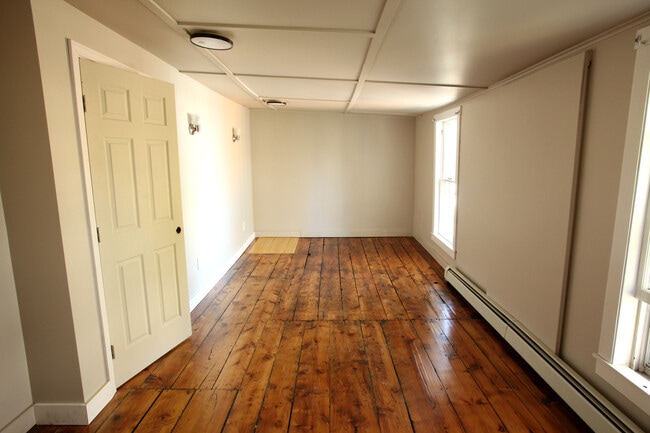 Bedroom 3 - 15 Lebanon St
