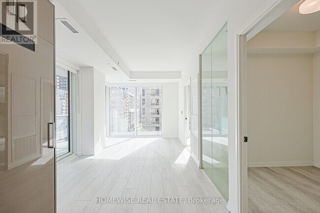 Photo du bâtiment - 280 Dundas St W