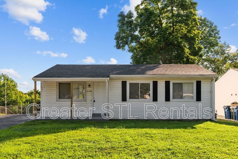 Primary Photo - 1739 Leafcrest Dr
