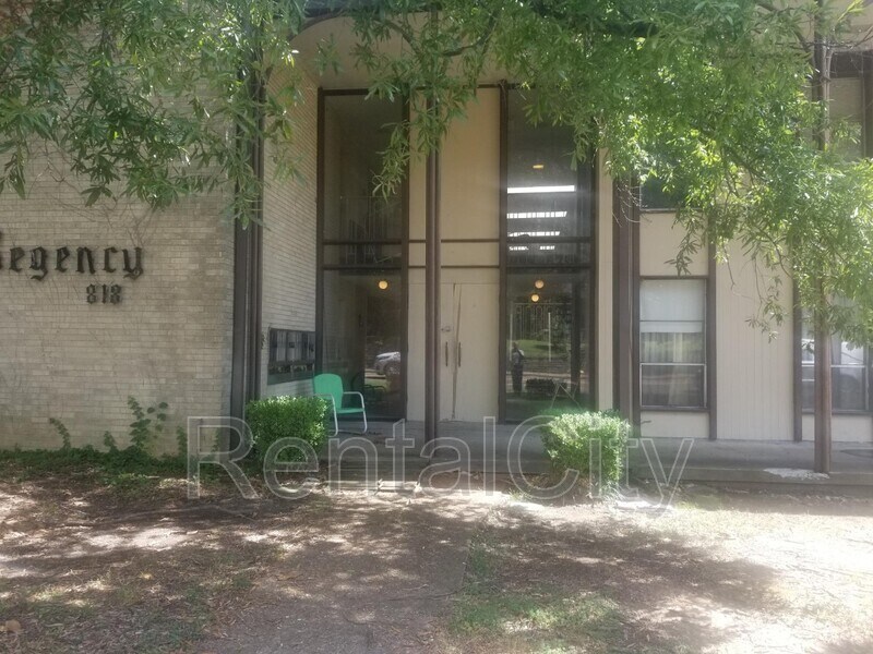 Primary Photo - 818 N Highland Ave