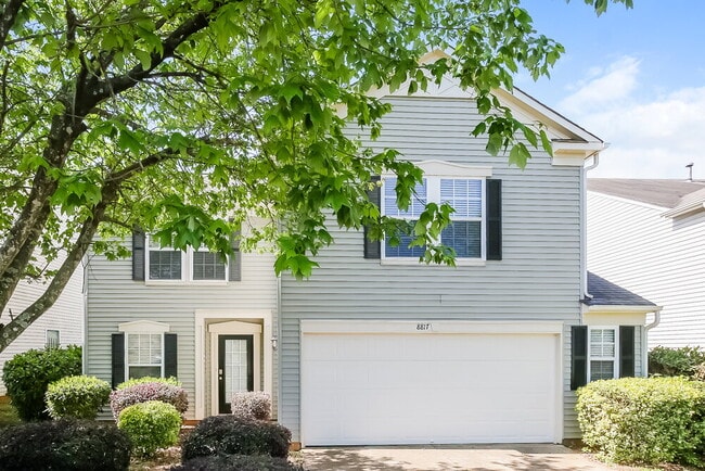 Building Photo - 8817 Oak Dr