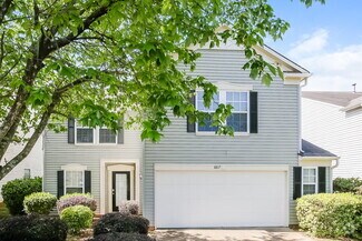 Building Photo - 8817 Oak Dr