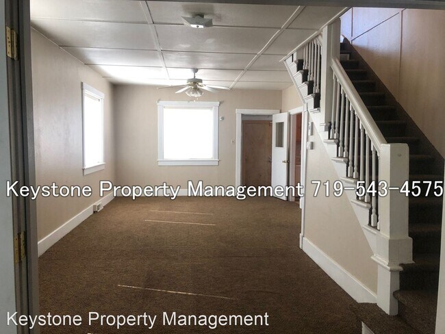 Foto del edificio - 4 br, 1.5 bath House - 418 W. 12th Street