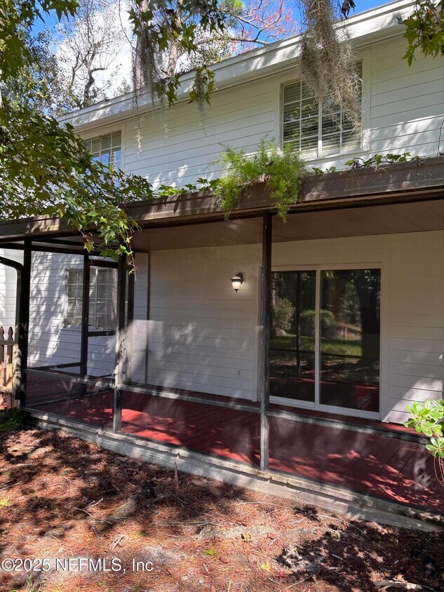 Foto del edificio - 11220 Thoreau Way E