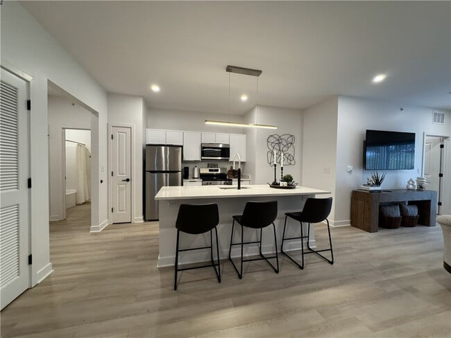 Building Photo - 410 Erie Rdg Dr